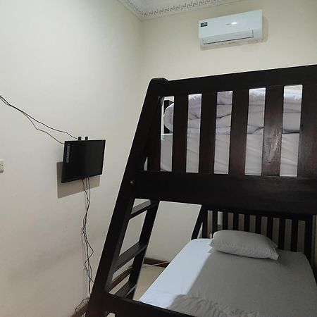 Tirto 27 Homestay Джокьякарта Экстерьер фото