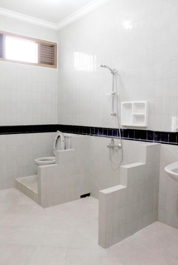 Tirto 27 Homestay Джокьякарта Экстерьер фото